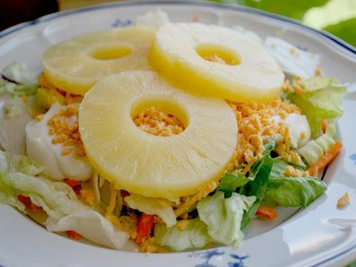 Рецепт салат с ананасами